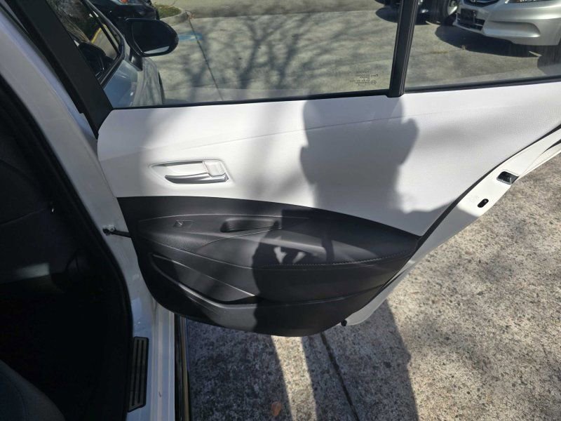 Used 2021 Toyota Corolla SE image 32