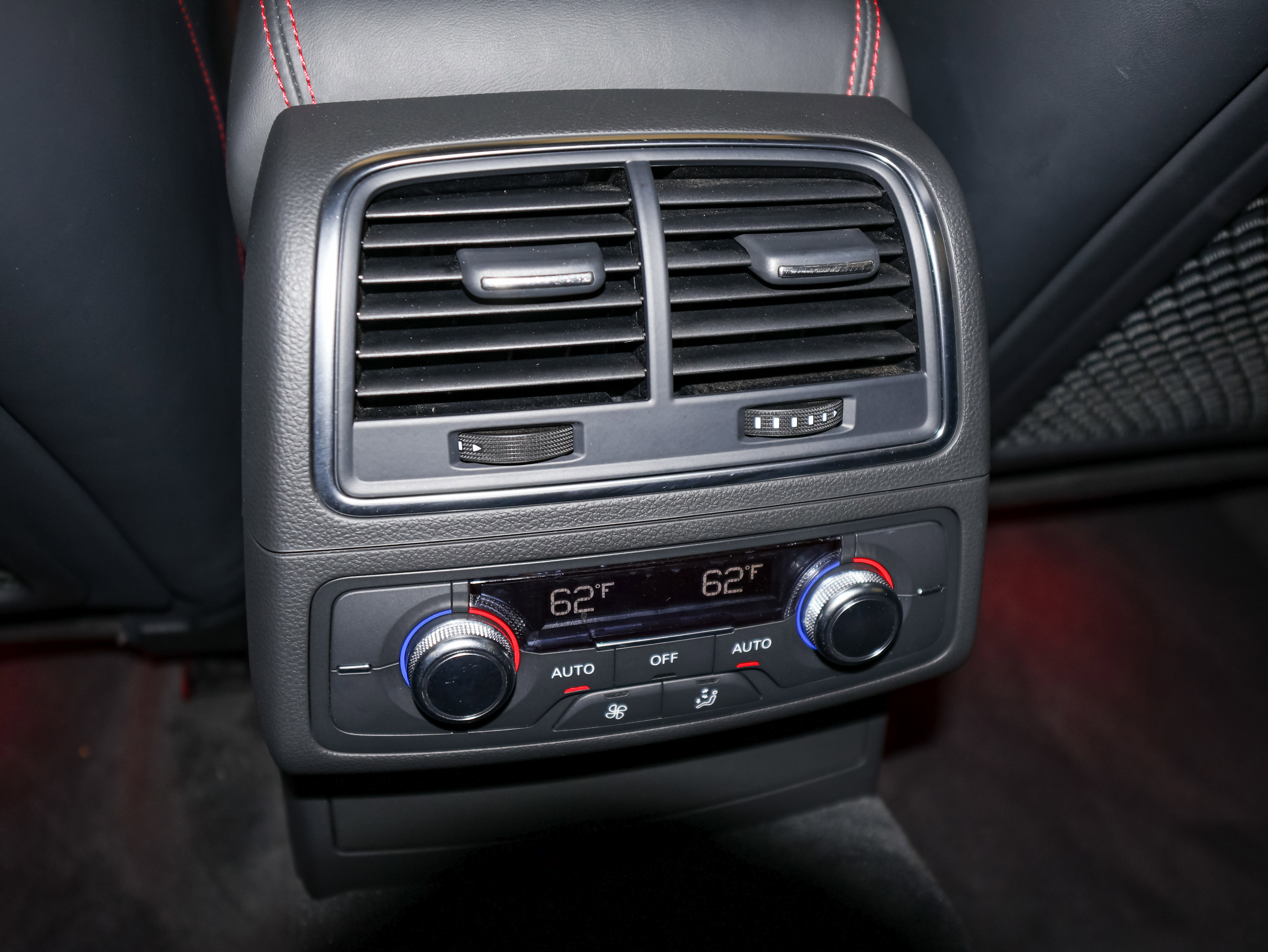 Used 2015 Audi RS 7 Prestige w/ Dynamic Package image 25