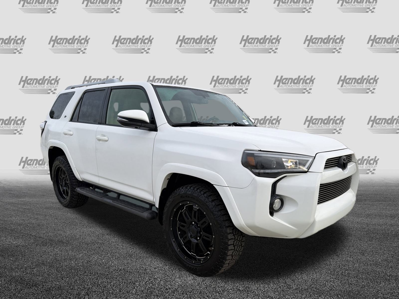 Used 2017 Toyota 4Runner SR5 Premium image 2
