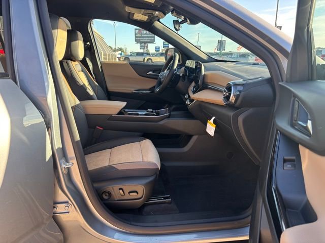 New 2026 Chevrolet Equinox ACTIV w/ Convenience Package III image 17