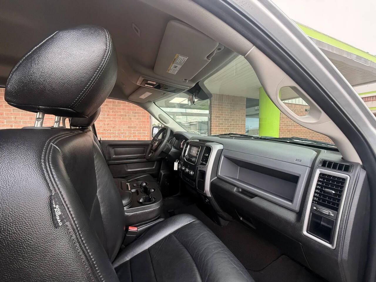 Used 2017 RAM 1500 Express AWD/4WD image 19