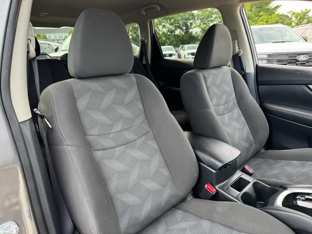 Used 2016 Nissan Rogue SV AWD/4WD image 16