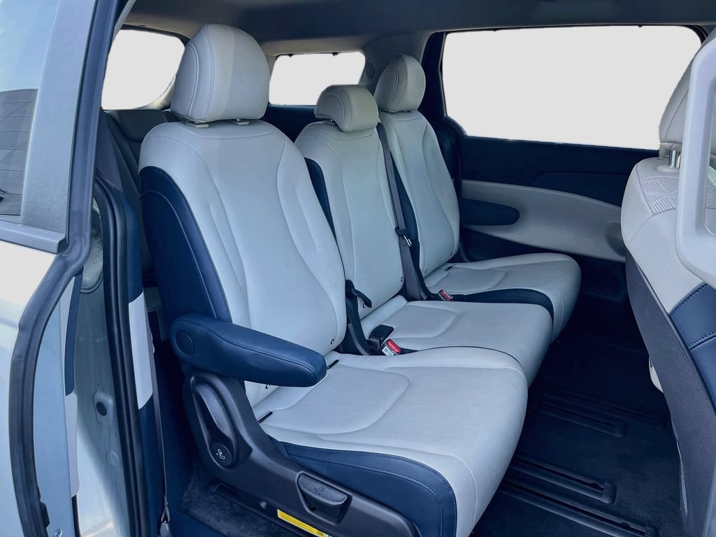 Certified 2026 Kia Carnival EX FWD image 33