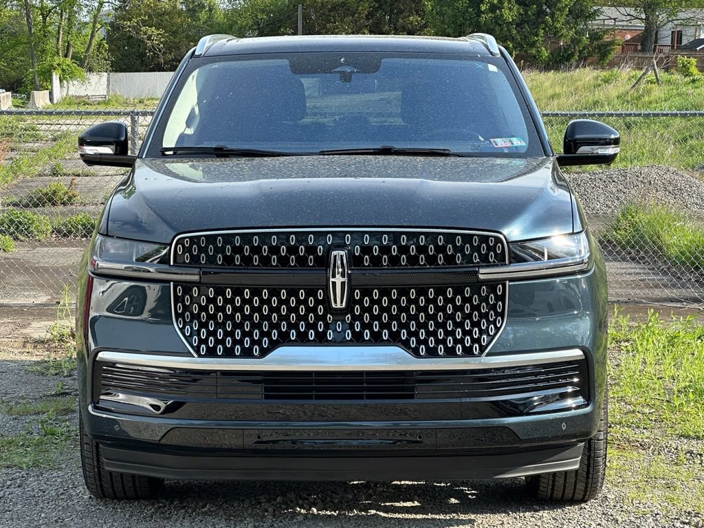 New 2025 Lincoln Navigator Reserve AWD/4WD image 32