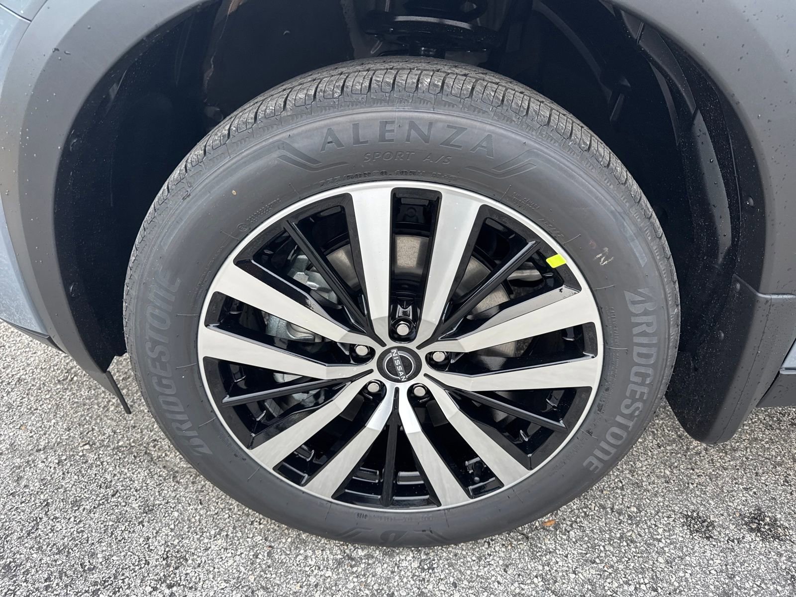 New 2025 Nissan Pathfinder Platinum w/ Black Appearance Package image 11