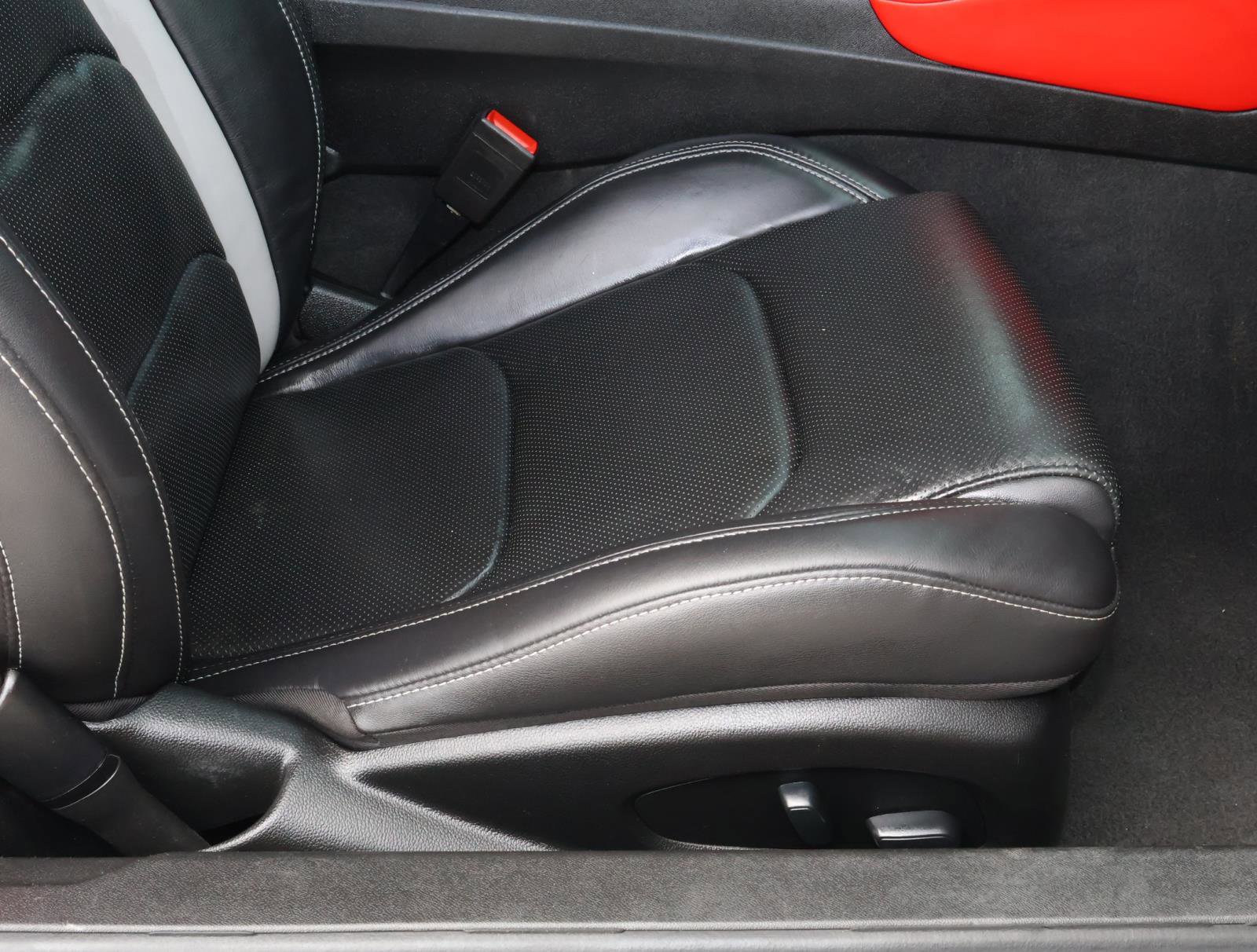 Used 2020 Chevrolet Camaro LT w/ Redline Edition RWD image 15