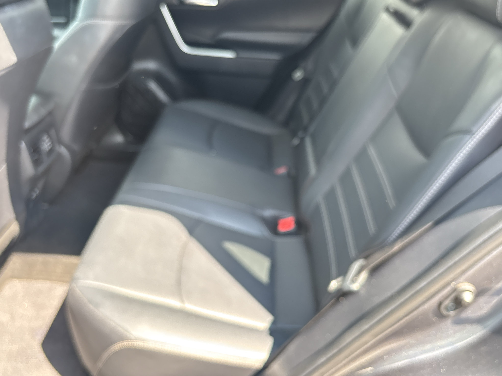 Used 2019 Toyota RAV4 XLE Premium FWD image 24