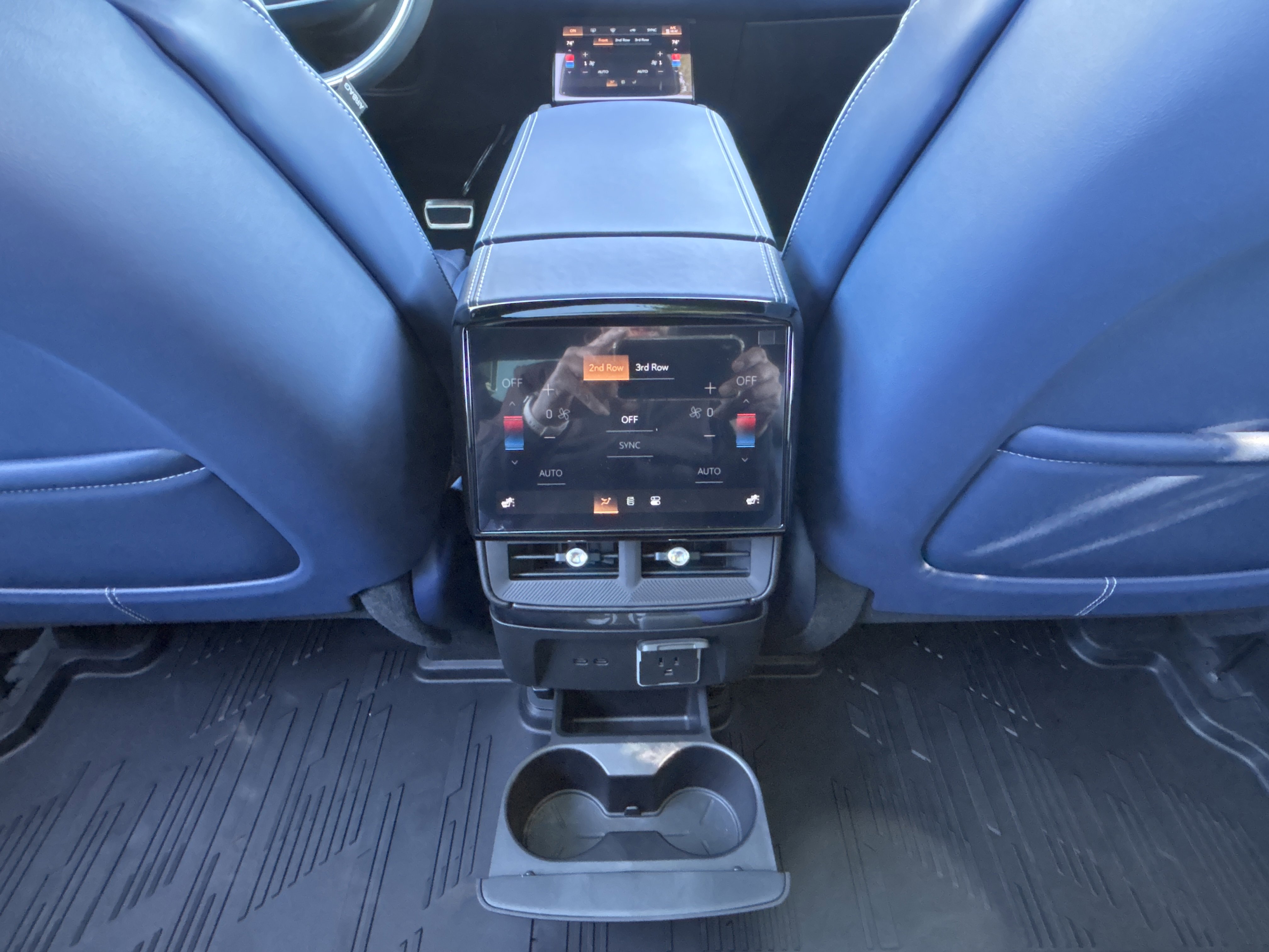 New 2026 Cadillac Vistiq Premium Luxury w/ LPO, Floor Liner Package image 36