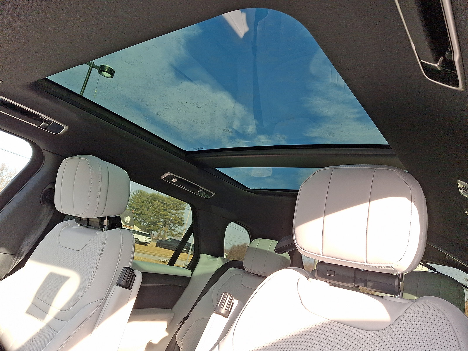 New 2026 Land Rover Range Rover Sport SE image 11