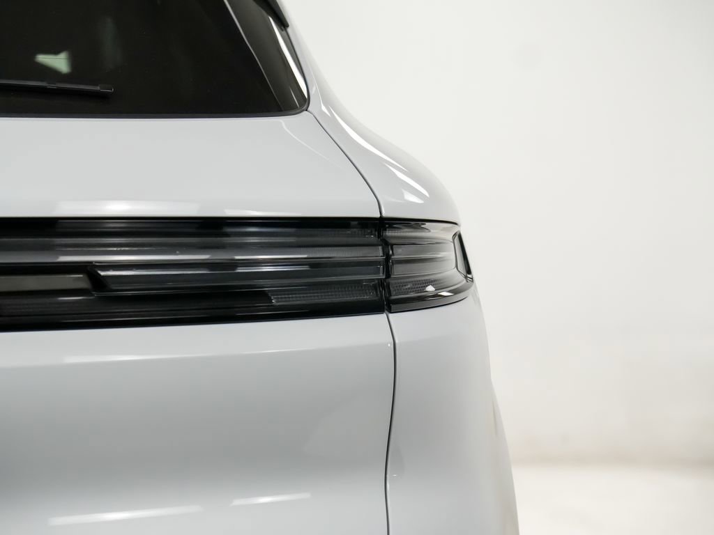Certified 2025 Porsche Cayenne S image 12