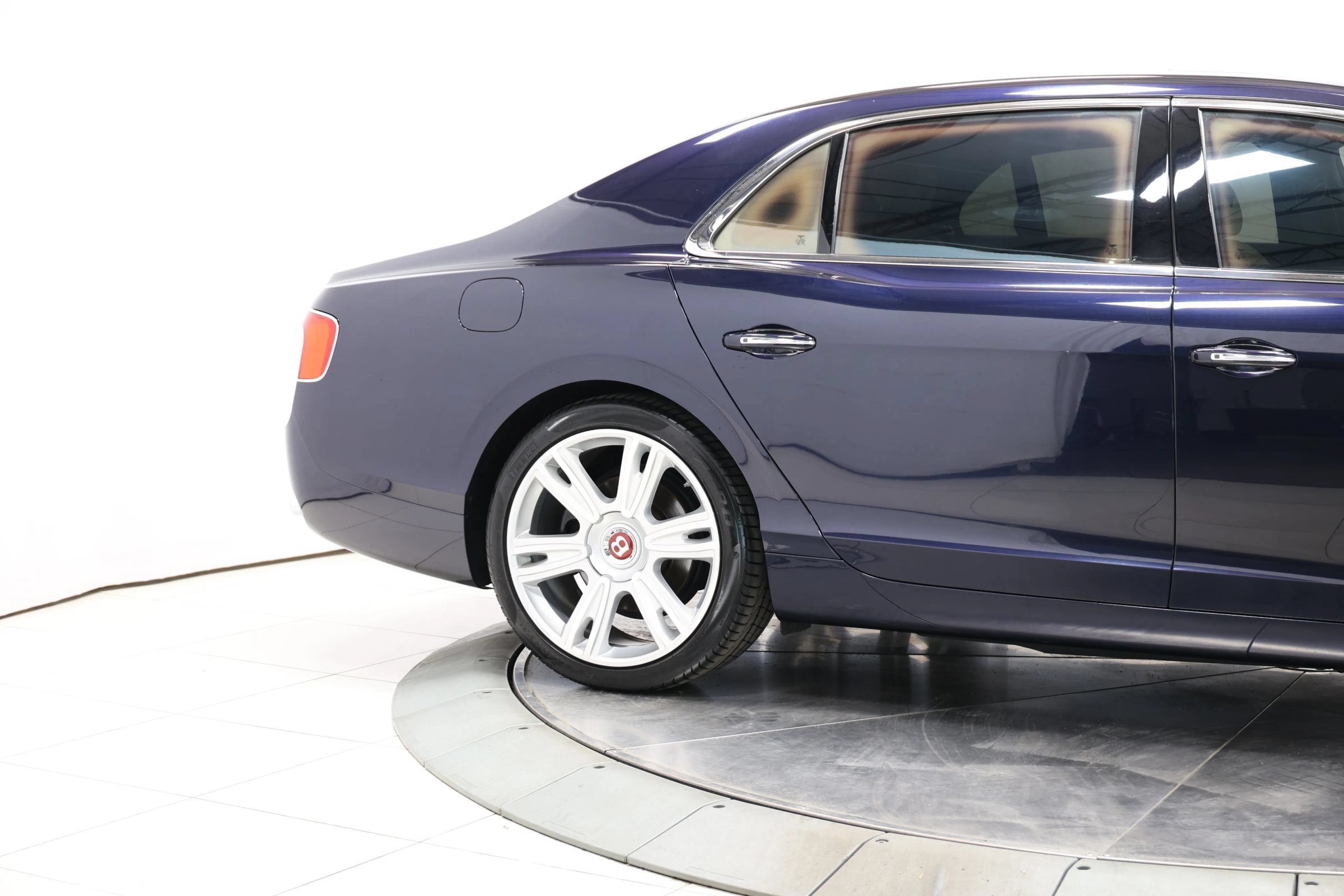Used 2015 Bentley Flying Spur V8 AWD/4WD image 64