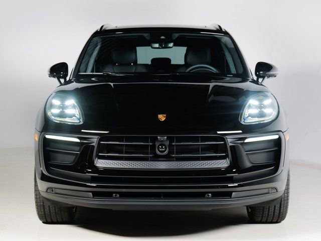 Certified 2026 Porsche Macan AWD/4WD image 6