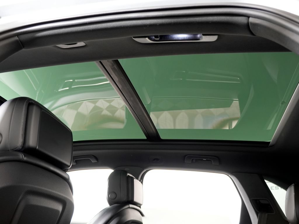 Certified 2023 Porsche Cayenne AWD/4WD image 21