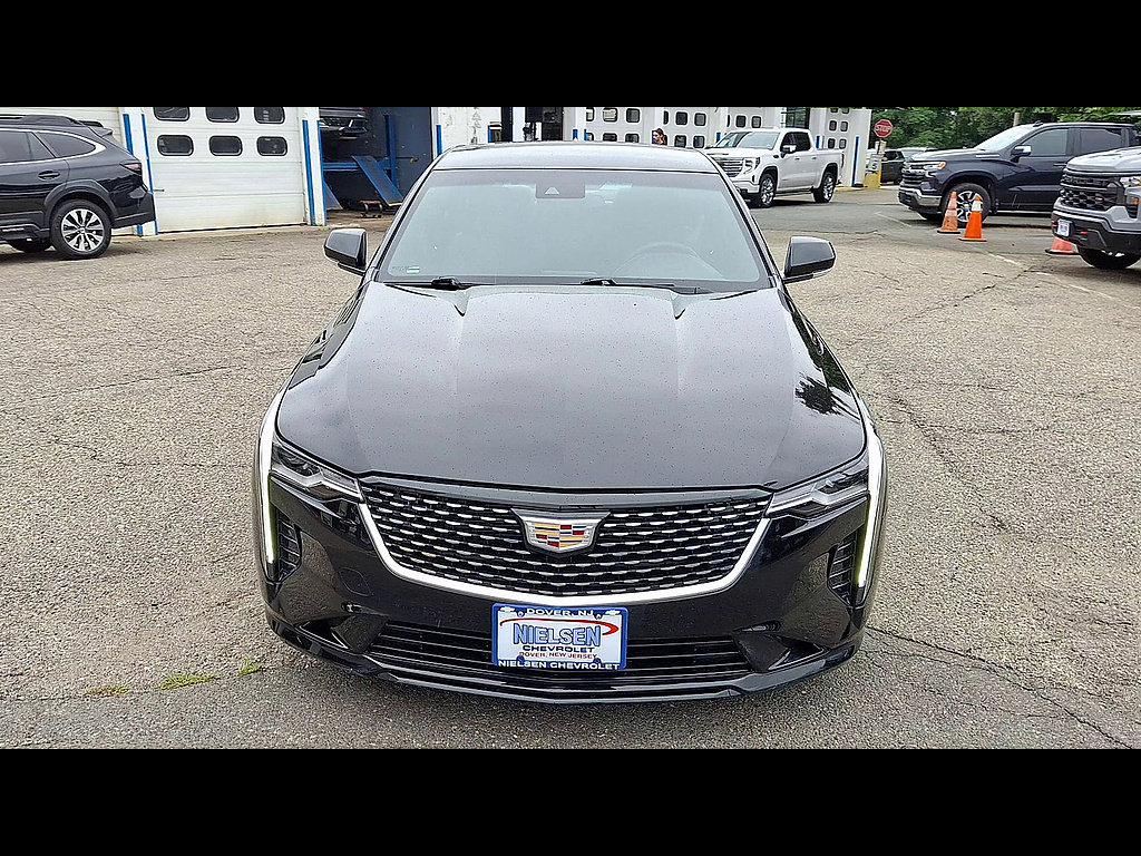 Certified 2024 Cadillac CT4 Luxury RWD image 3
