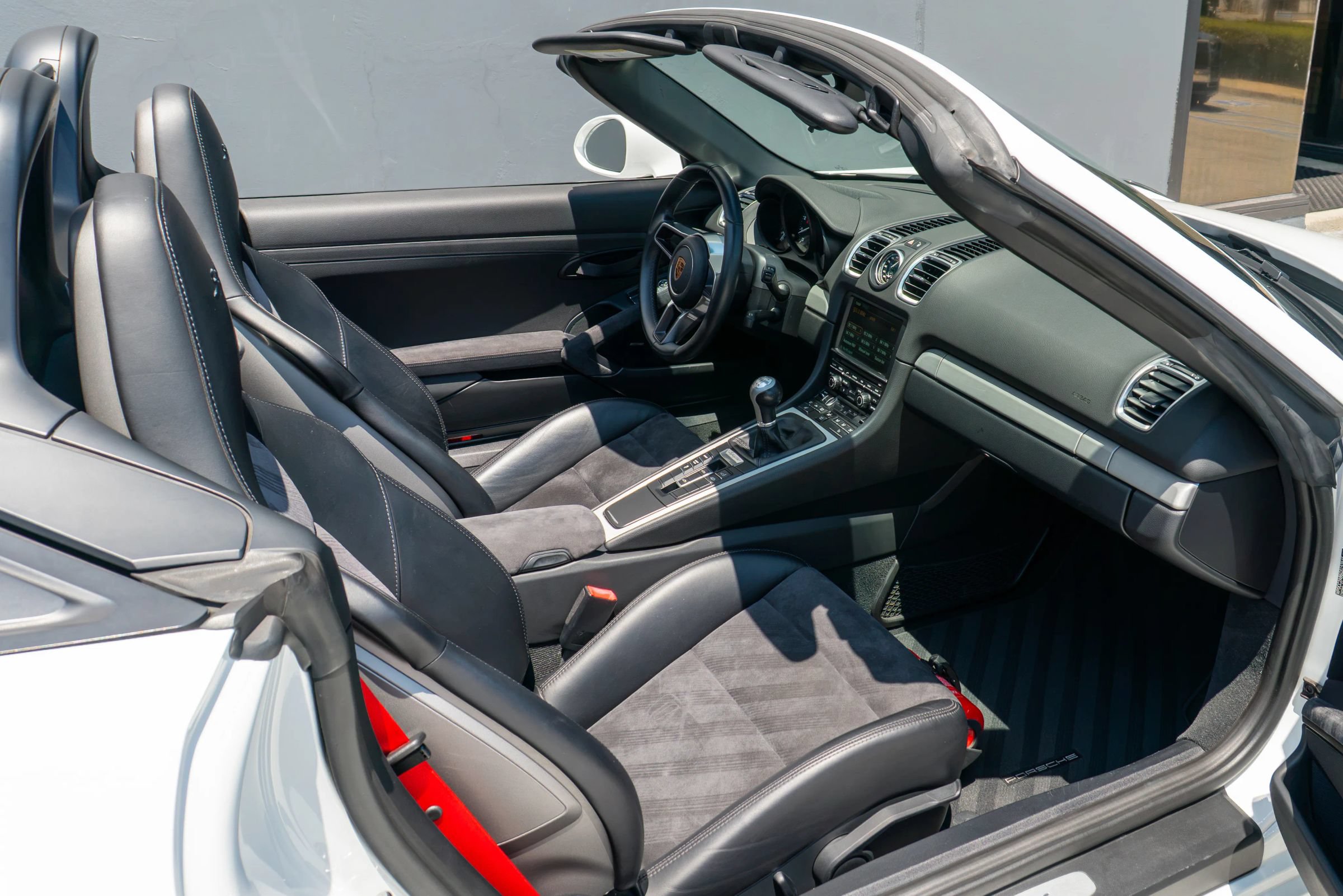 Used 2016 Porsche Boxster Spyder RWD image 56