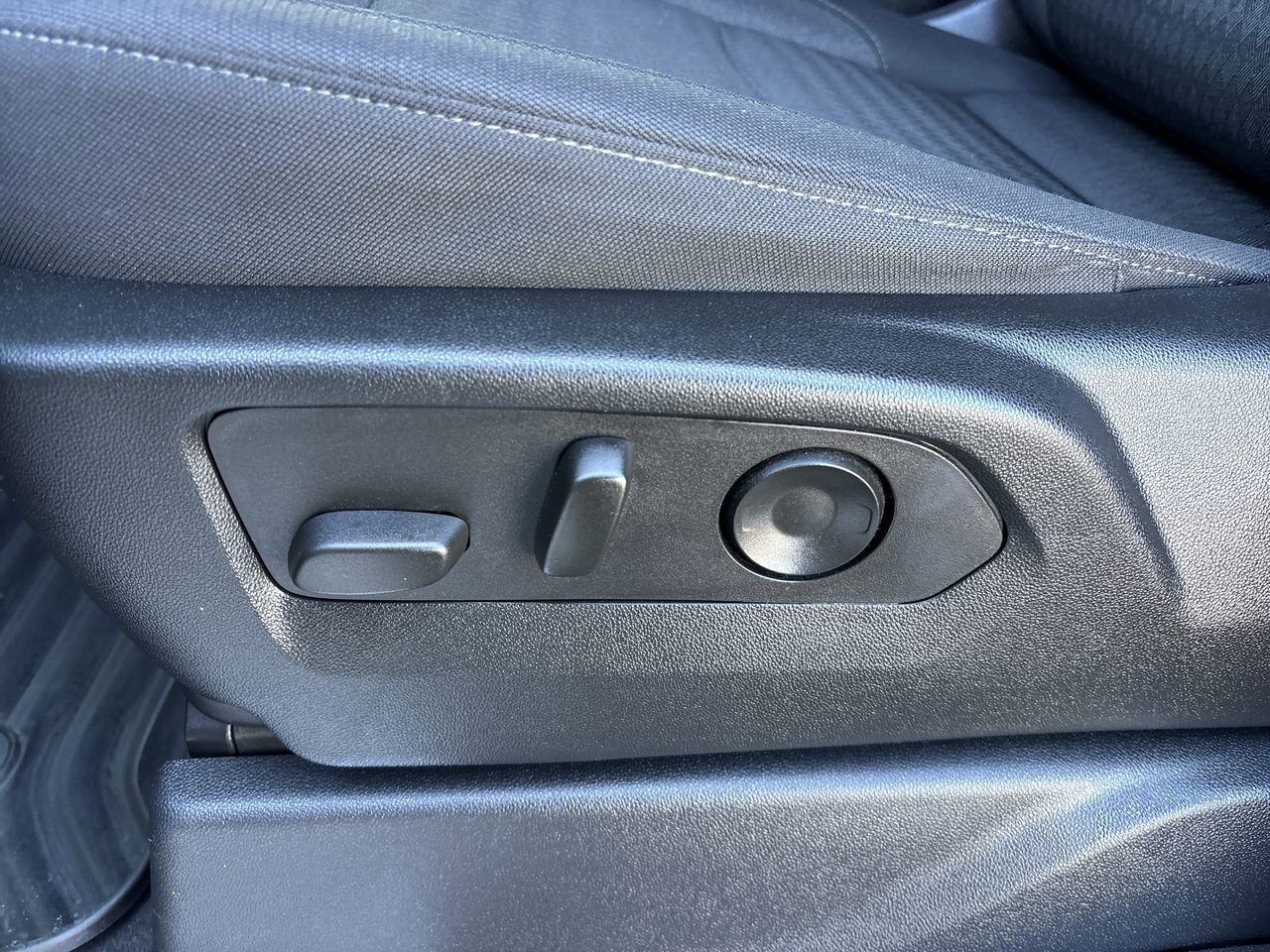 Used 2023 Chevrolet Silverado 1500 RST w/ Z71 Off-Road Package image 20