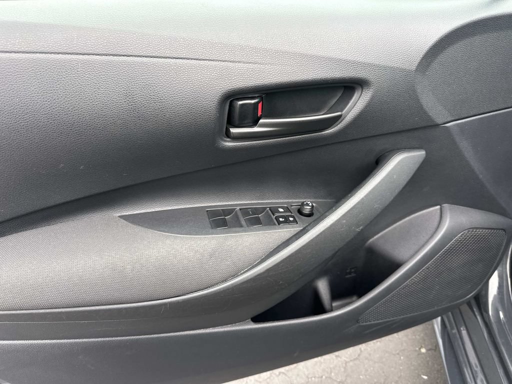 Used 2025 Toyota Corolla LE FWD image 15