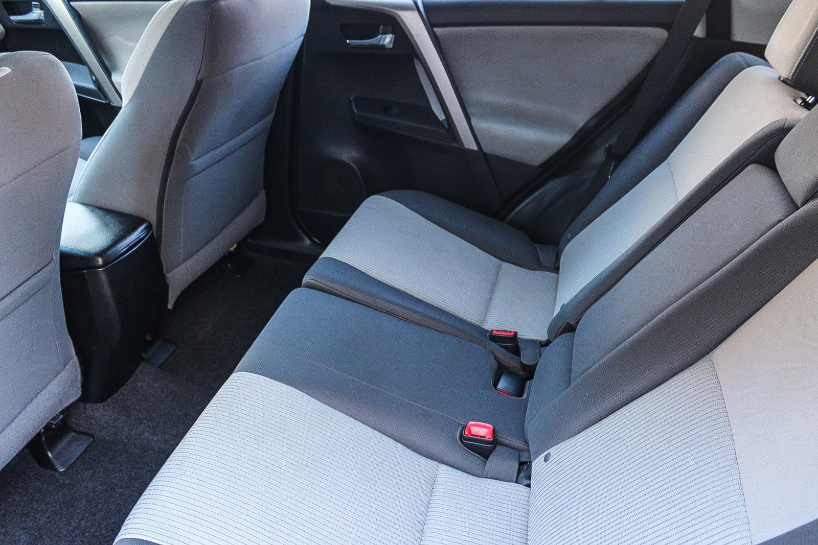 Used 2015 Toyota RAV4 XLE image 19