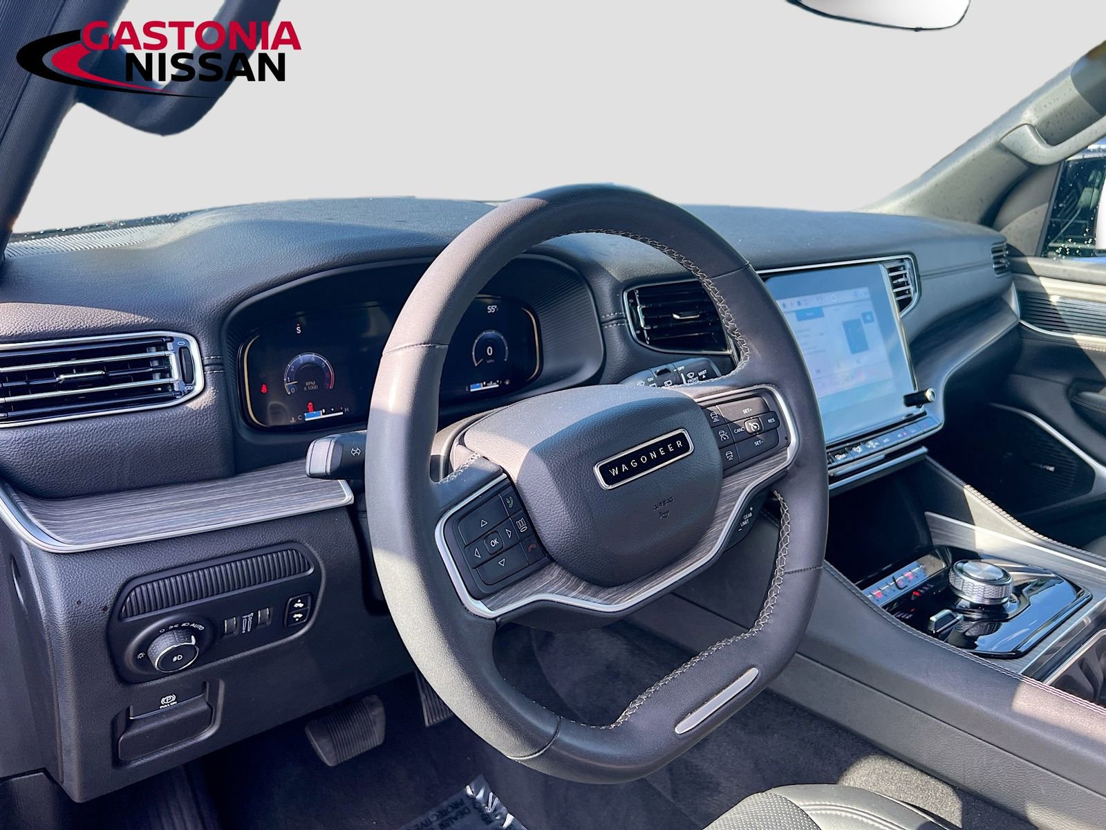 Used 2024 Jeep Wagoneer L Series II w/ Flexible Seating Group image 11