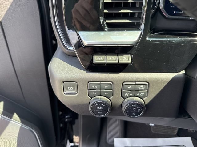 Used 2026 Chevrolet Silverado 1500 High Country w/ Technology Package AWD/4WD image 22
