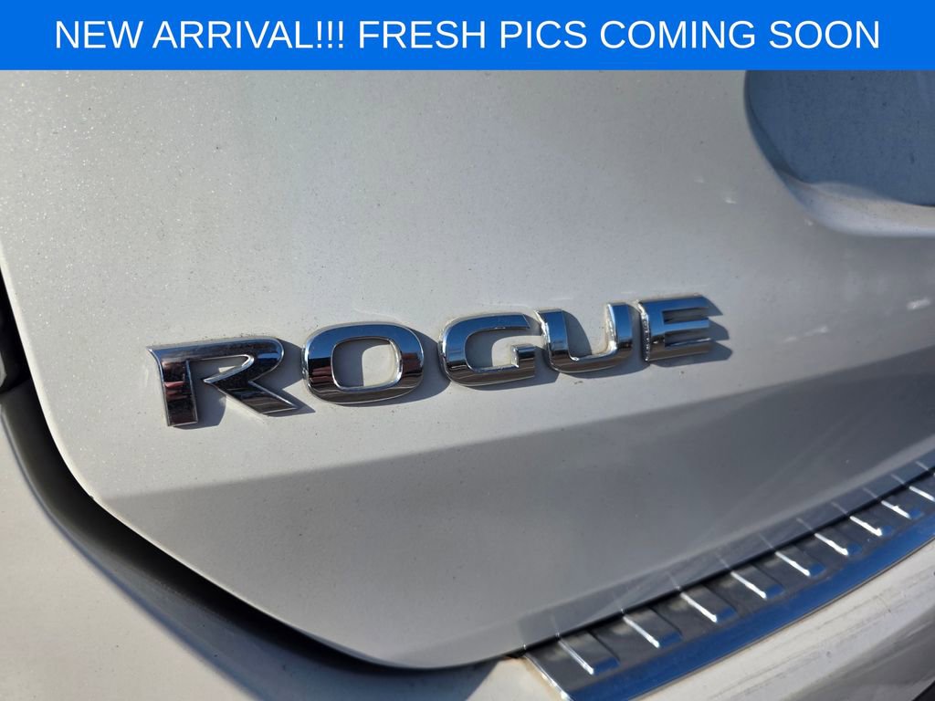 Used 2014 Nissan Rogue SV w/ SV Premium Package image 16