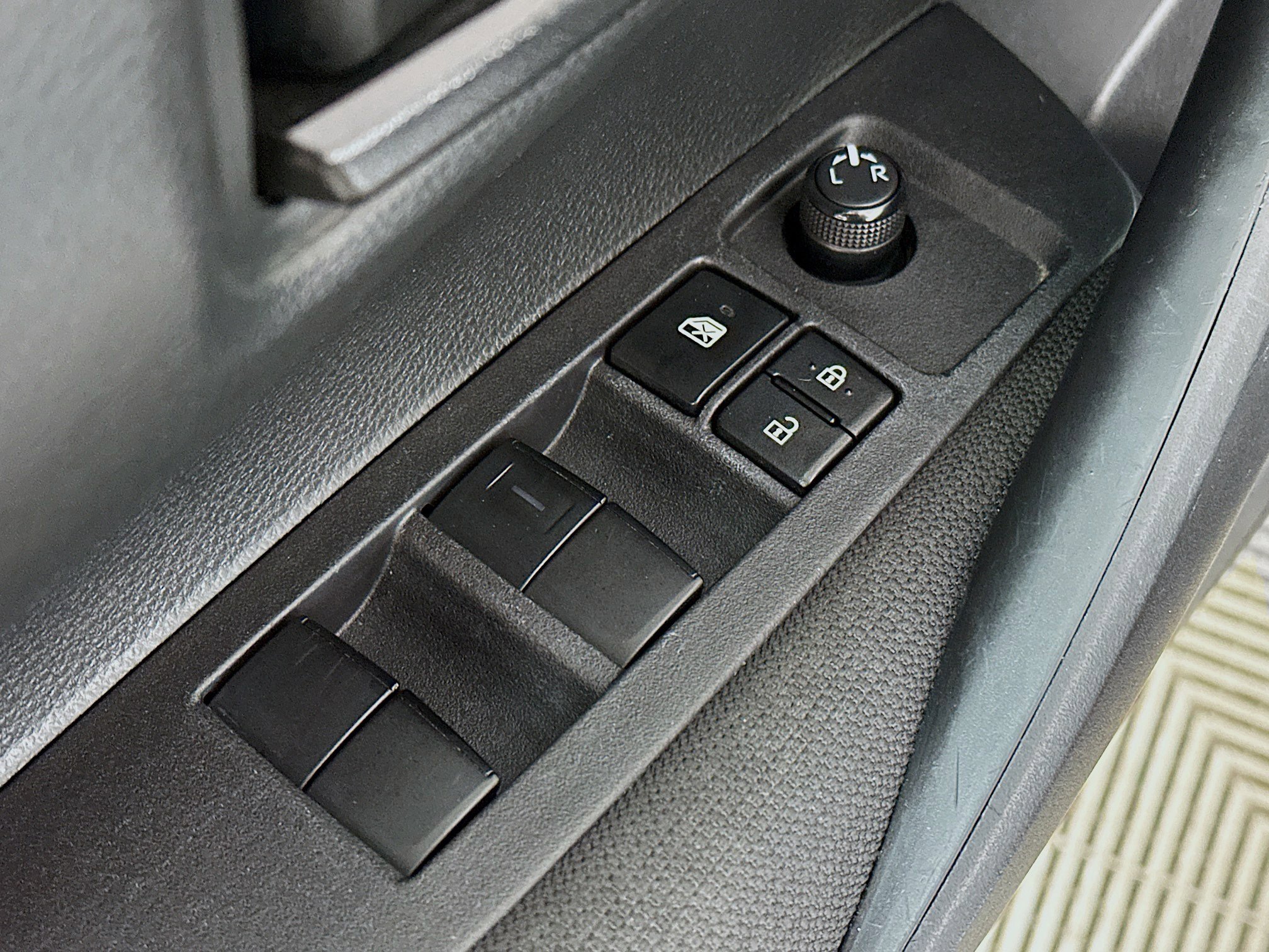 Used 2023 Toyota Corolla LE image 17