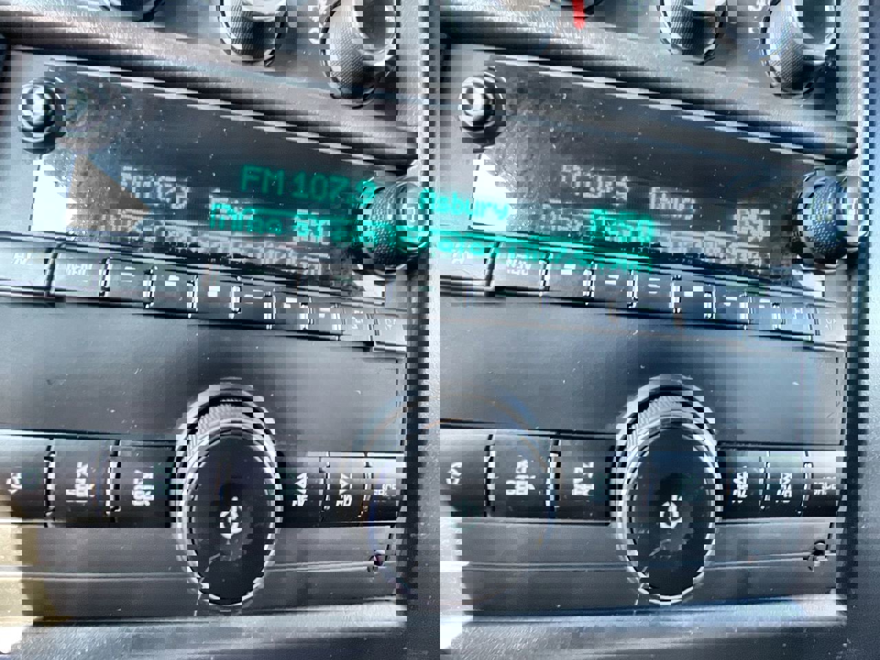 Used 2024 GMC Savana 2500 w/ Driver Convenience Package image 13