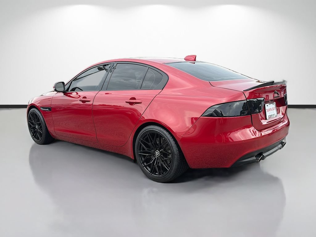 Used 2017 Jaguar XE Premium RWD image 5
