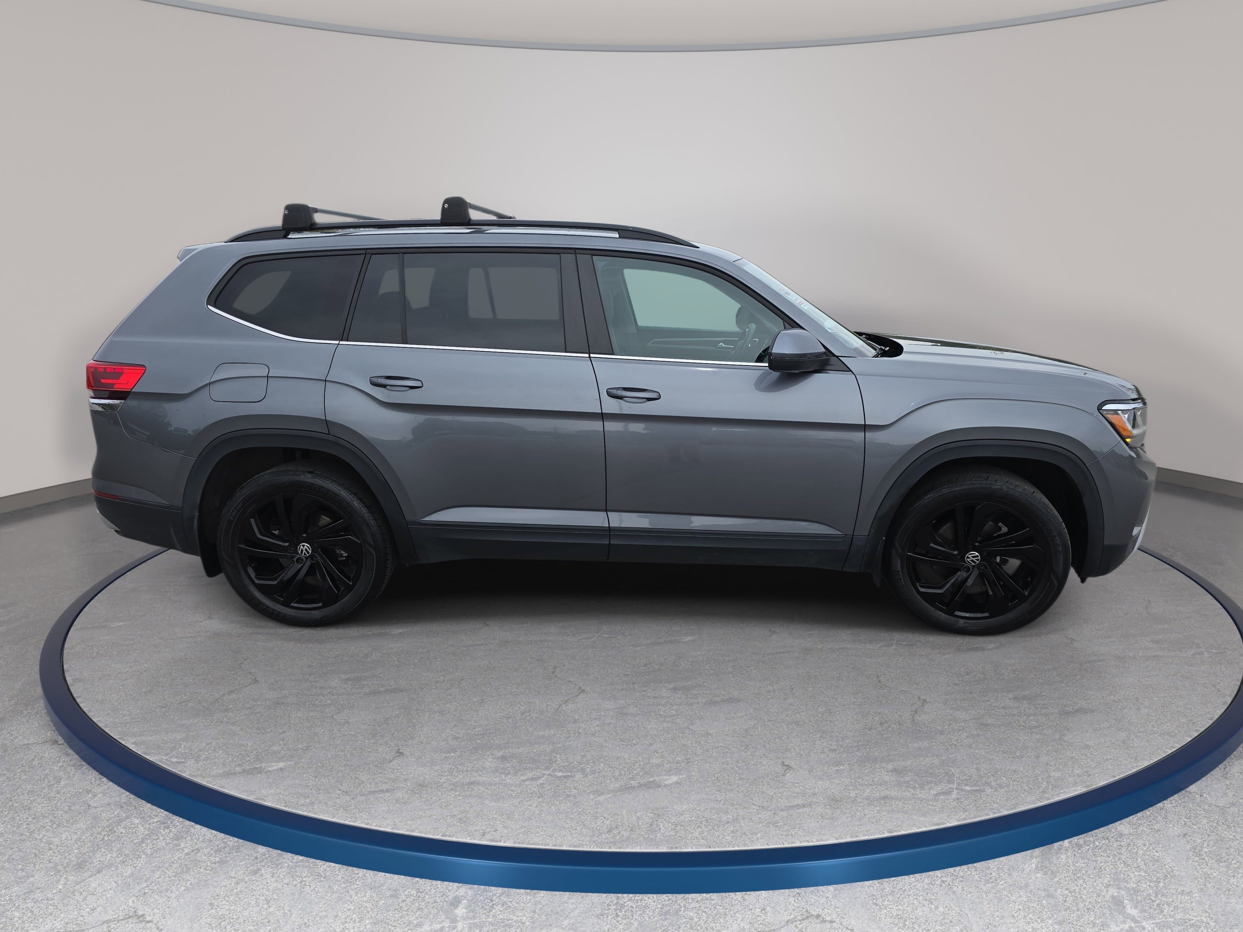 Used 2023 Volkswagen Atlas SE w/ Black Wheel Package AWD/4WD image 4