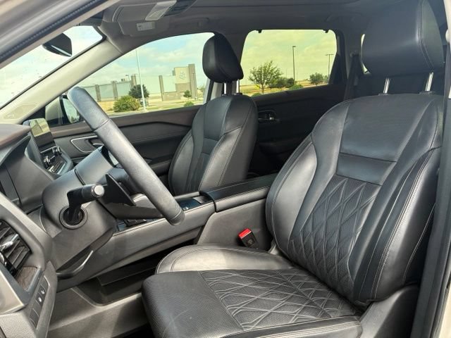 Certified 2023 Nissan Rogue Platinum w/ Platinum Premium Package FWD image 12