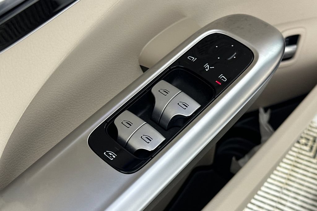Certified 2025 Mercedes-Benz C 300 Sedan image 13