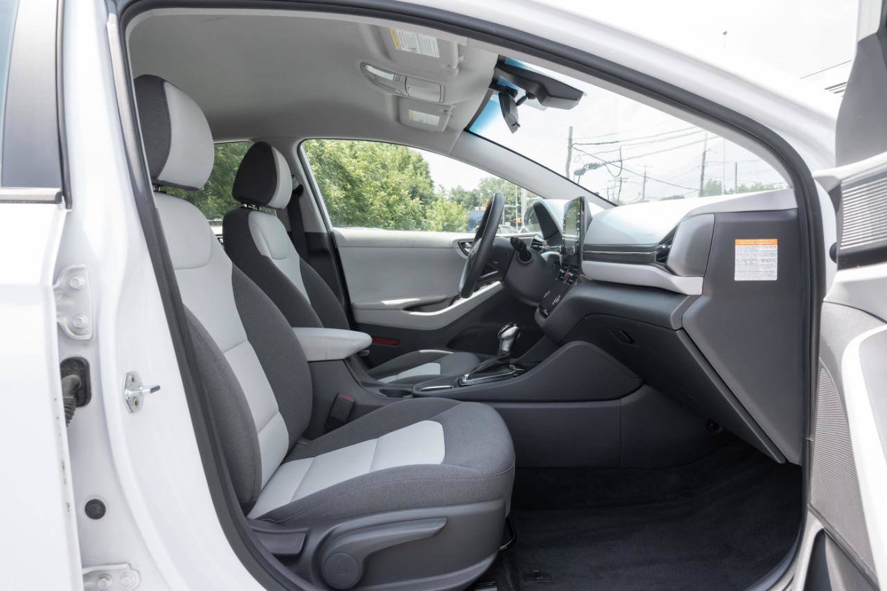 Used 2020 Hyundai Ioniq Blue FWD image 30