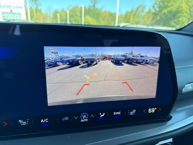 Used 2026 Chevrolet Traverse LT AWD/4WD image 24