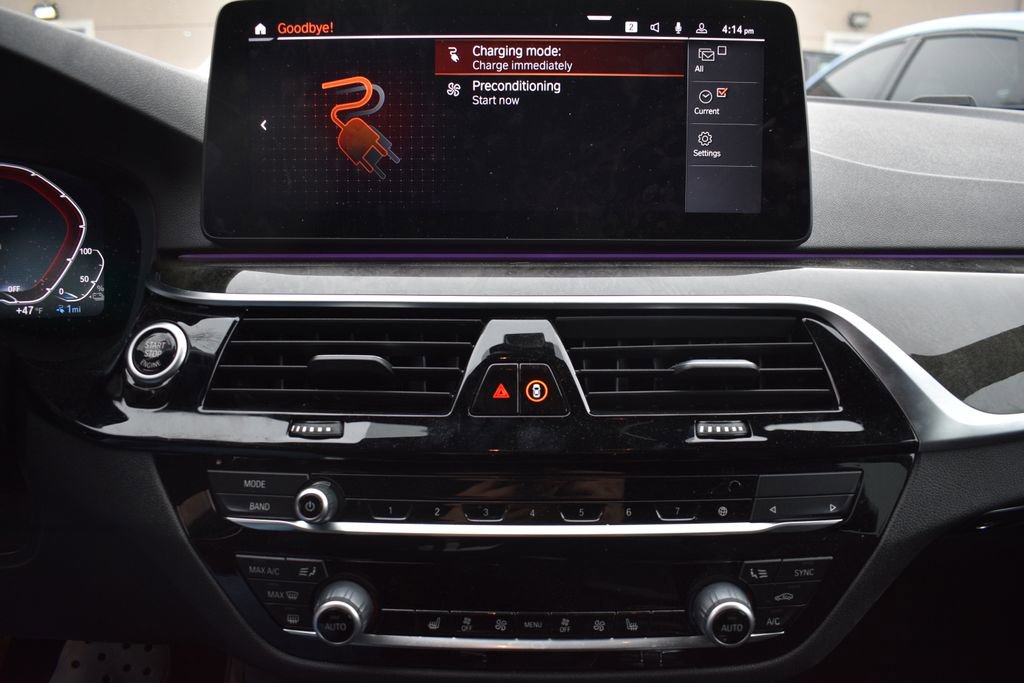 Used 2023 BMW 530e xDrive w/ Executive Package image 18