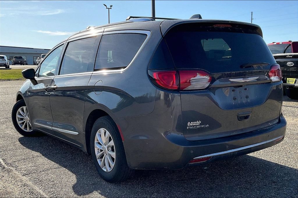 Used 2018 Chrysler Pacifica Touring-L Plus w/ Advanced Safetytec Group FWD image 3