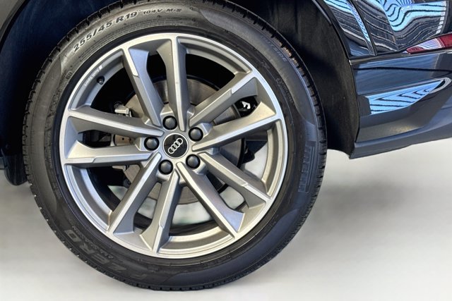 Used 2025 Audi Q3 2.0T Premium w/ Black Optic Sport Package AWD/4WD image 29