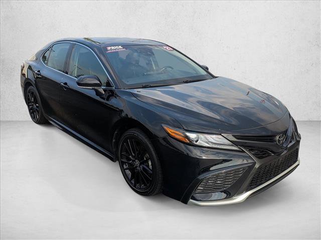 Used 2023 Toyota Camry XSE image 3