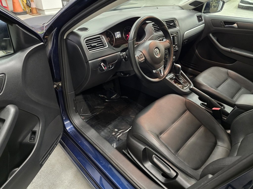 Used 2012 Volkswagen Jetta SEL image 15