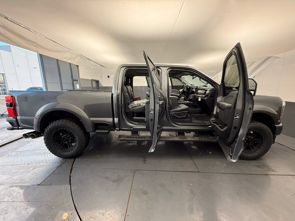 New 2026 Ford F250 Lariat w/ Black Appearance Package AWD/4WD image 18