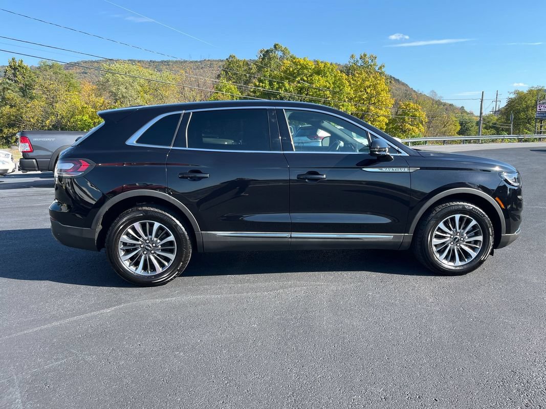 Used 2022 Lincoln Nautilus Reserve AWD/4WD image 6
