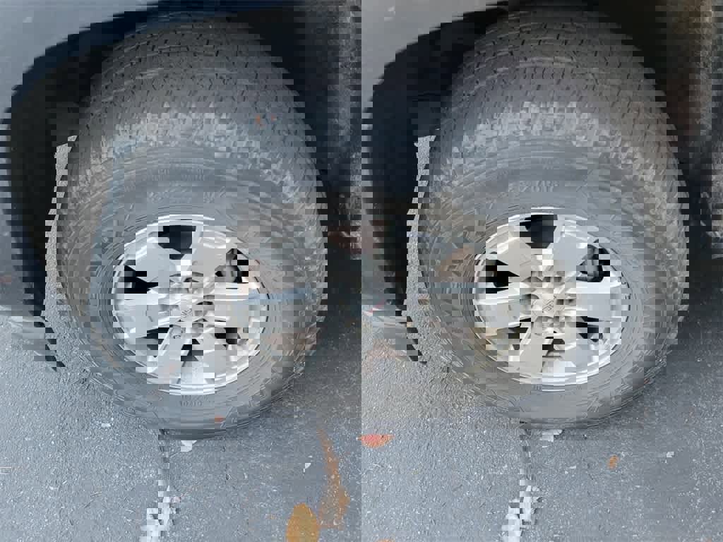 Used 2017 GMC Canyon 2WD Crew Cab w/ Convenience Package image 2