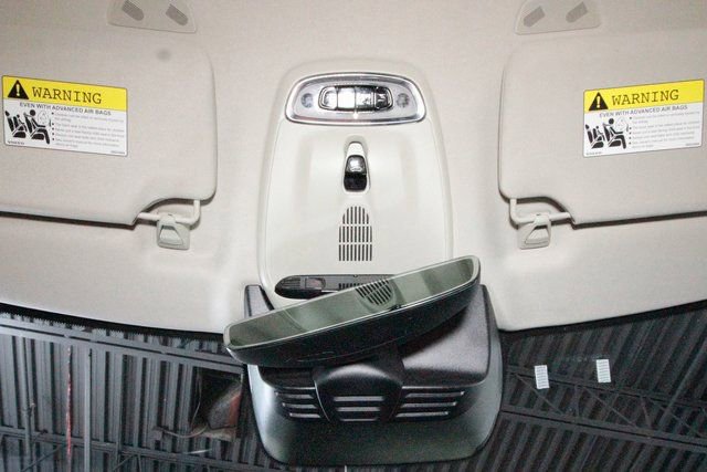 Used 2016 Volvo XC90 T6 Momentum image 9