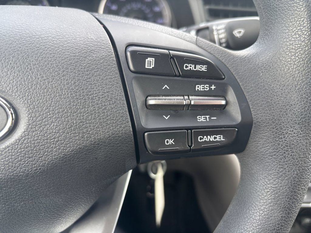 Used 2020 Hyundai Elantra SE FWD image 14