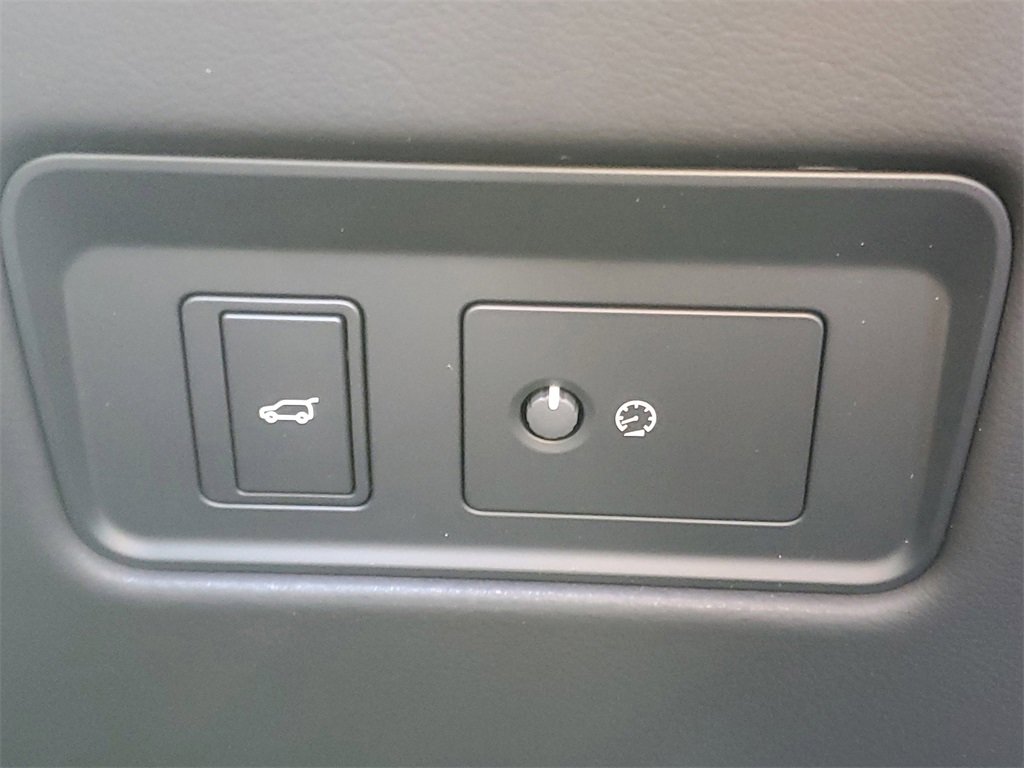 New 2025 Jaguar F-PACE R-Dynamic S image 14