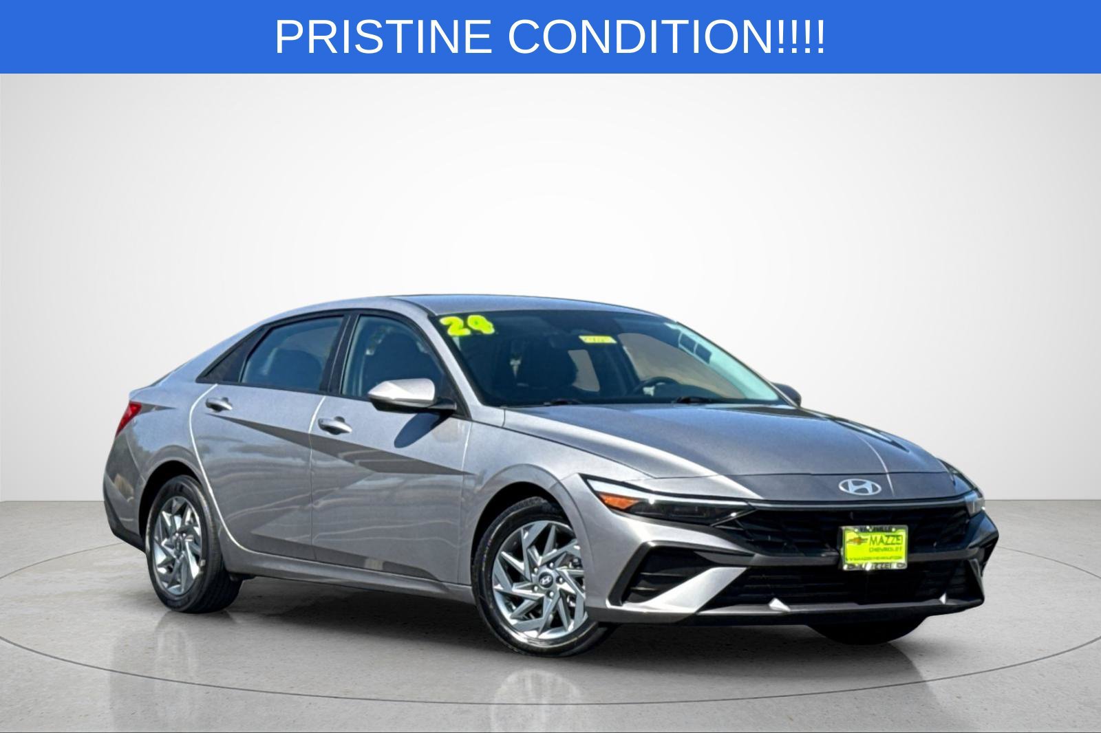 Used 2024 Hyundai Elantra SEL FWD image 2
