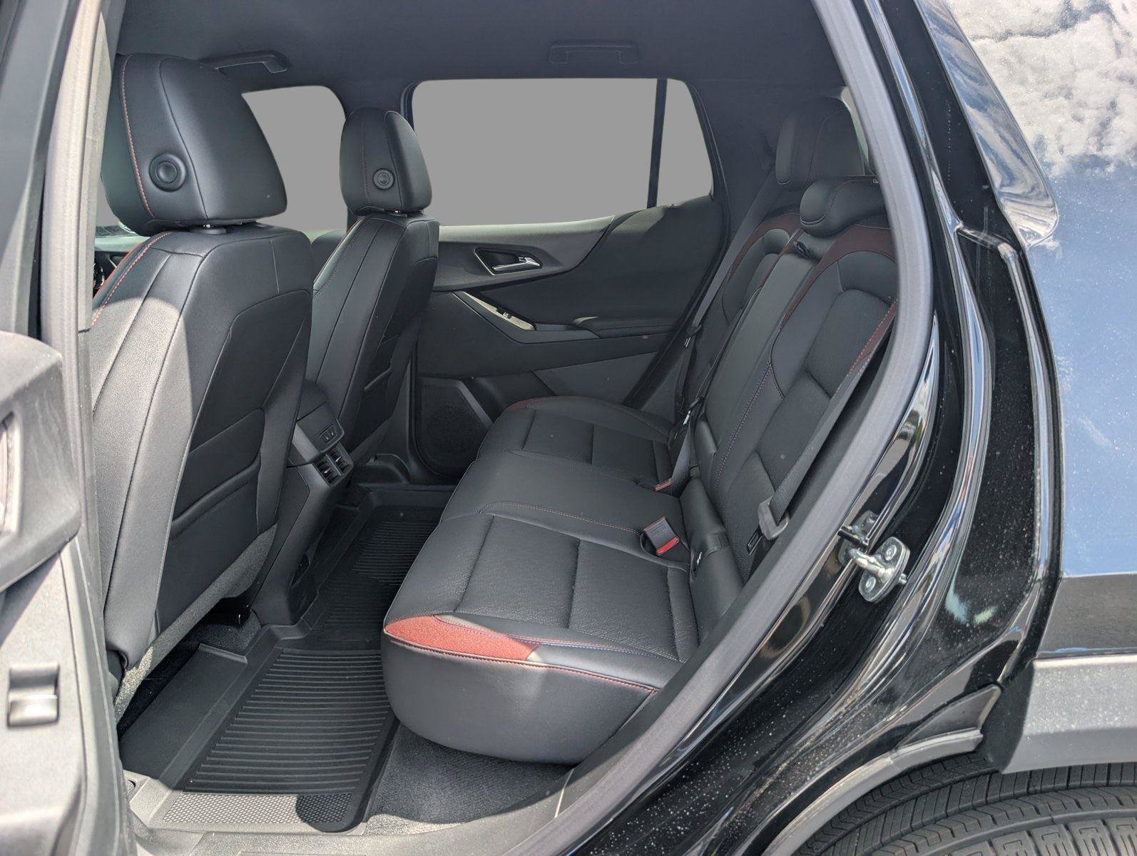 New 2026 Chevrolet Equinox RS w/ Convenience Package III FWD image 30