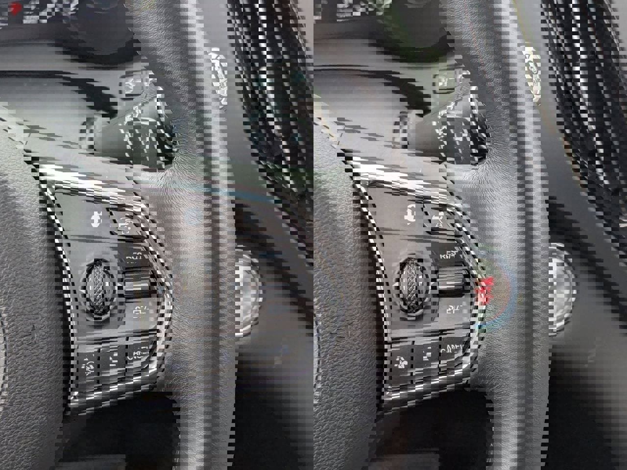 Certified 2025 Acura RDX SH-AWD w/ Advance Package image 27