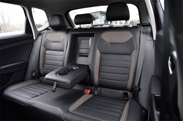 Certified 2022 Volkswagen Taos SEL w/ Panoramic Sunroof Package image 23