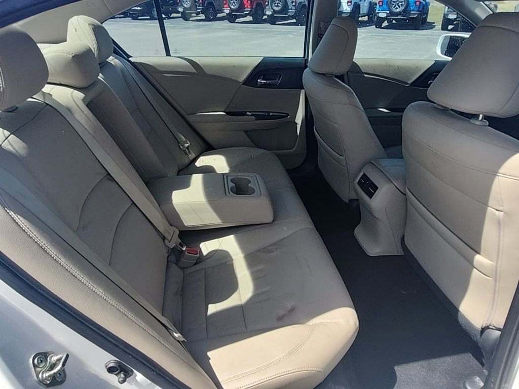 Used 2017 Honda Accord EX-L image 33