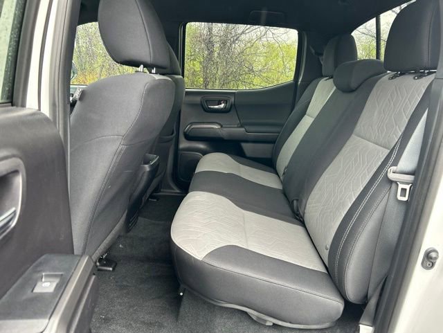Used 2020 Toyota Tacoma TRD Sport w/ Technology Package AWD/4WD image 29